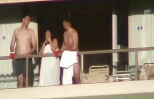порно: Немецкая MILF киска для двух счастливчиков
